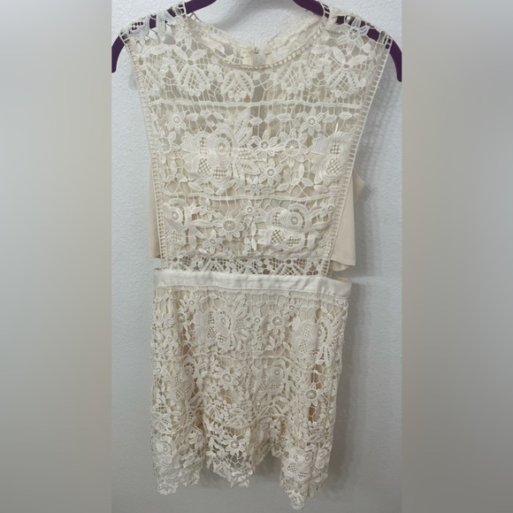 Rimero & Juliet Lace dress - Picture 3 of 5